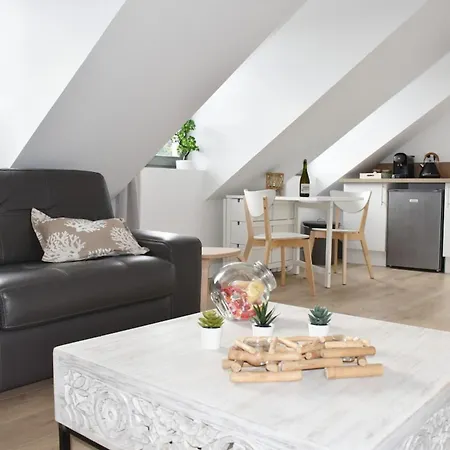 公寓 The Cosy Nest Perched In The Heart Of 翁弗勒尔